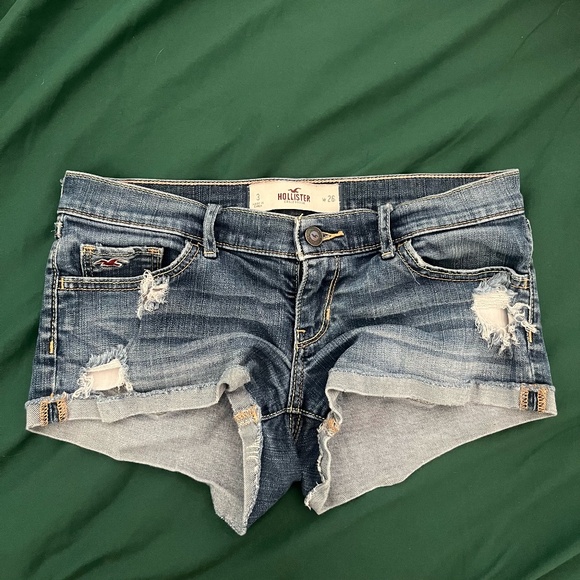 Hollister Pants - Hollister low rise denim jean short size 3 / 26